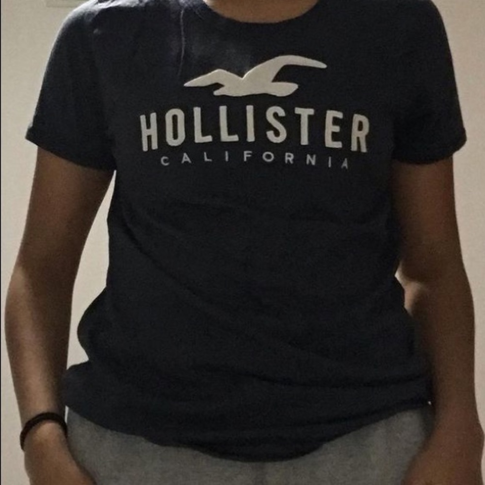 Navy Hollister t-shirt